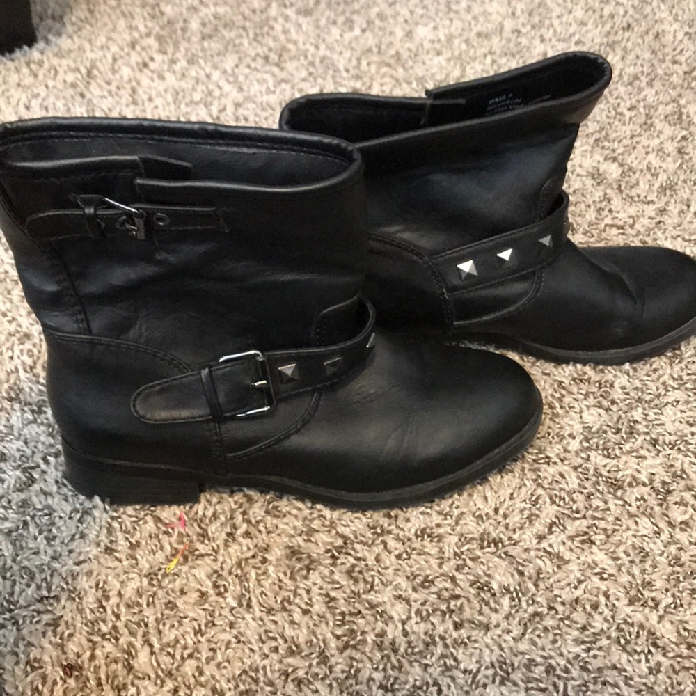 Black boots - Picture 2 of 3